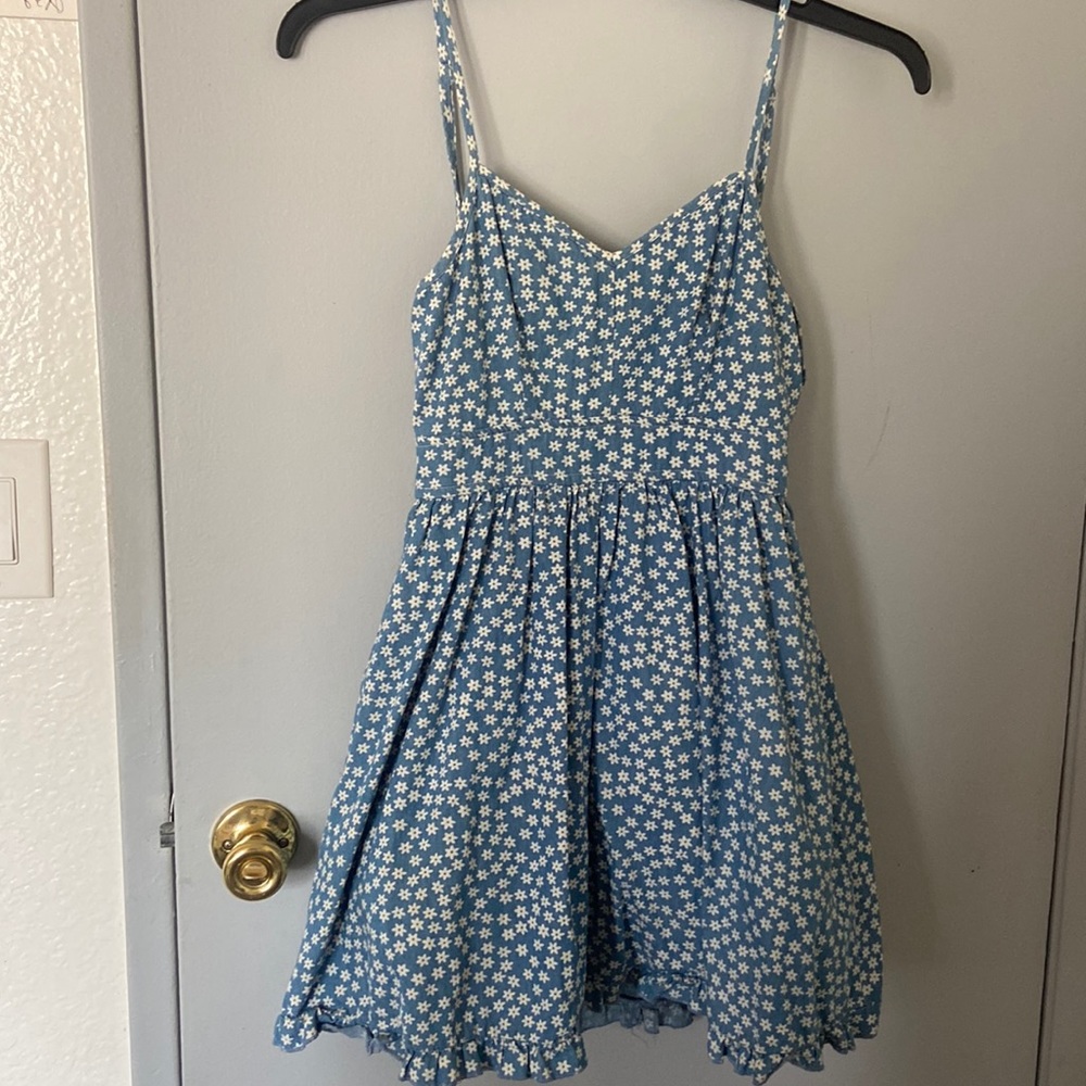 Backless dress , has fluff under to keep dress fluffed up